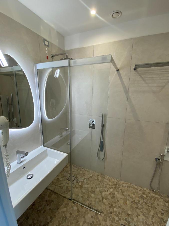 Hotel Golden Ρίμινι Εξωτερικό φωτογραφία