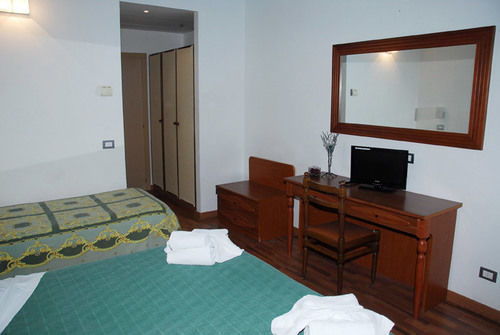 Hotel Golden Ρίμινι Εξωτερικό φωτογραφία