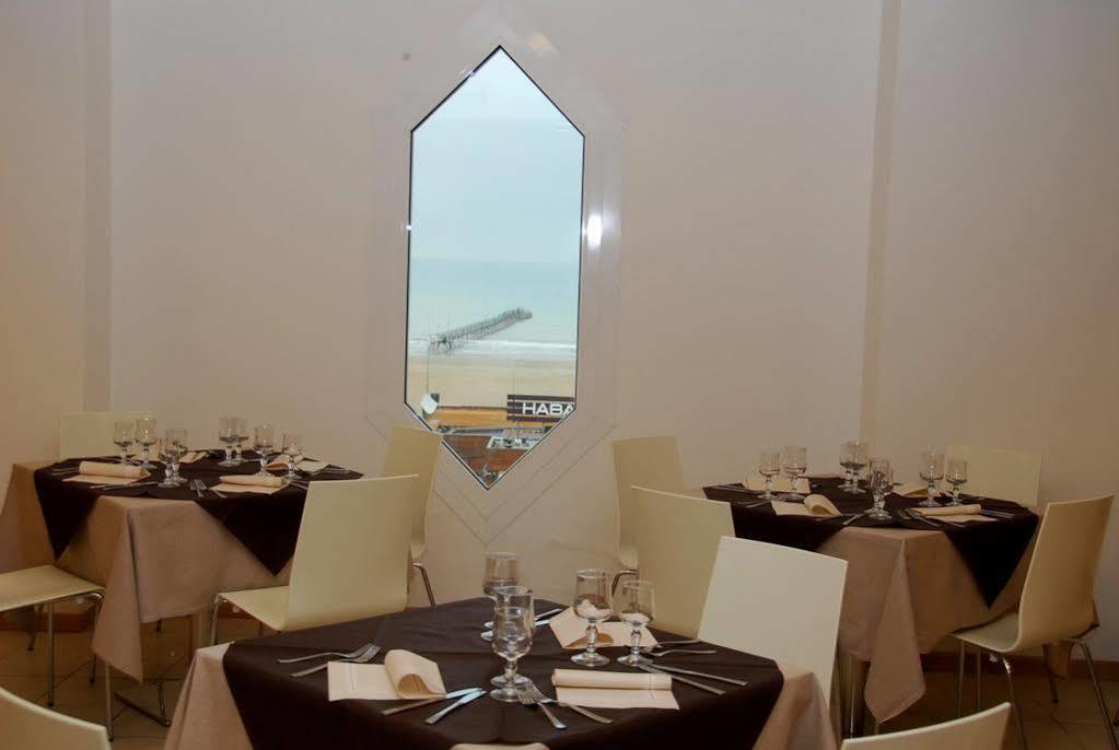 Hotel Golden Ρίμινι Εξωτερικό φωτογραφία